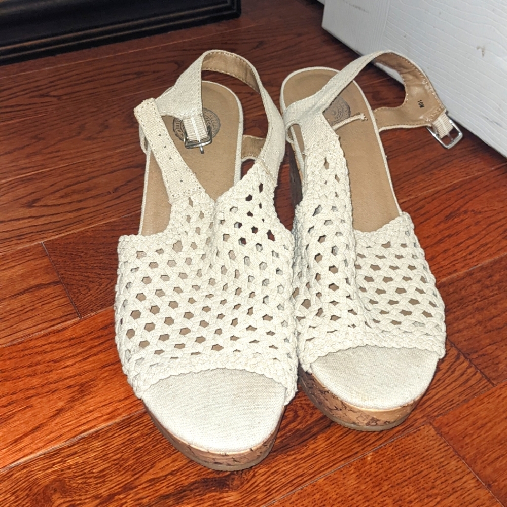Woven wedge sandals